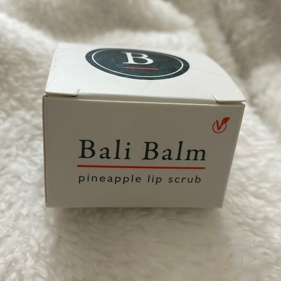 Bali Balm pineapple lip scrub - Picture 2 of 2